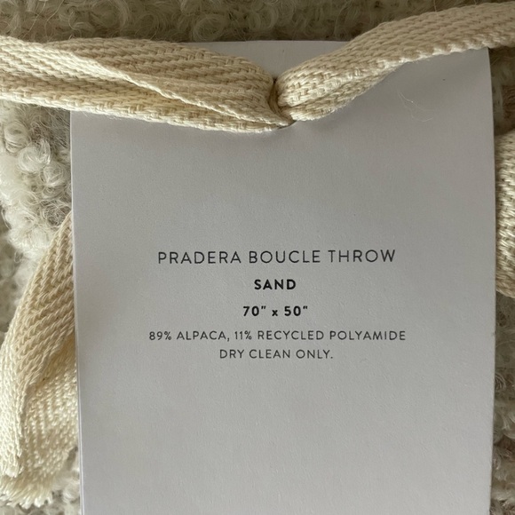 The Citizenry Handcrafted Peruvian Textile - Picture 8 of 9